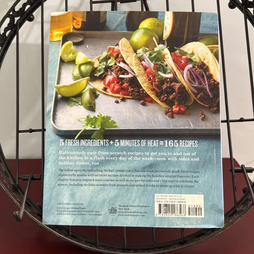 Yummy 😋 Michael Symon's 5 in 5 Cookbook. Cooking made easy w/only 5 ingredients.